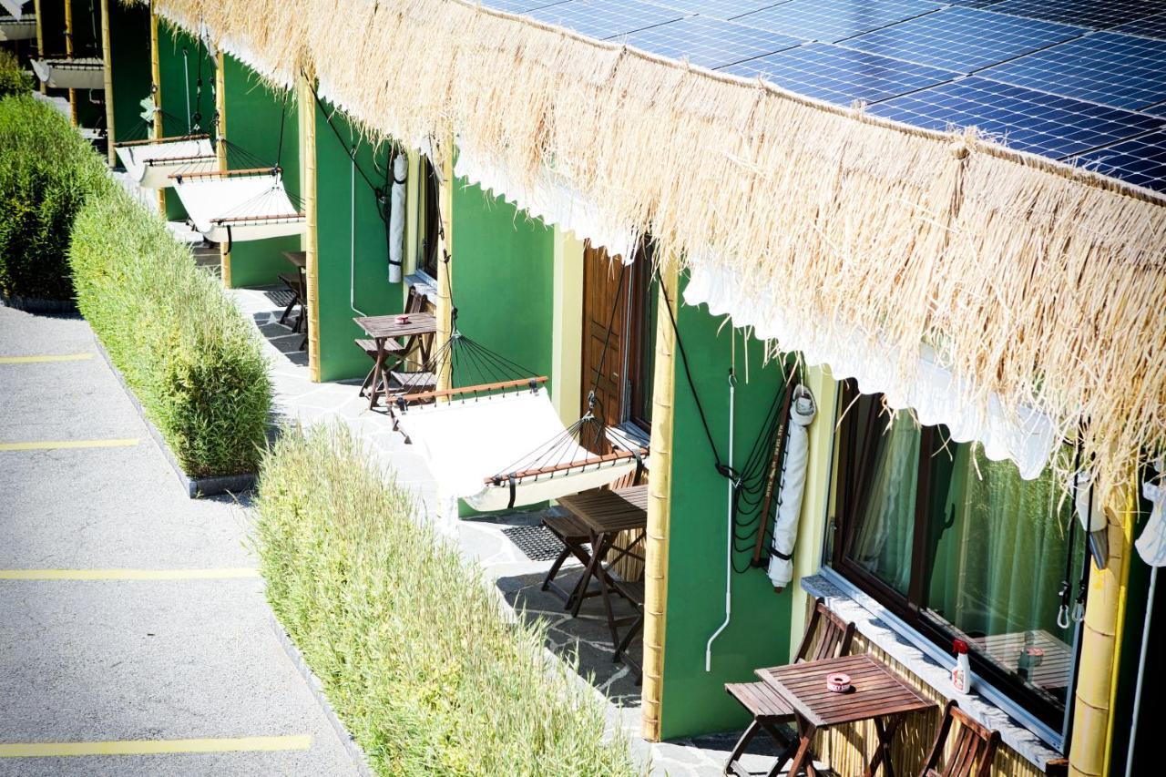 Bamboohouse Motel Riazzino Bagian luar foto