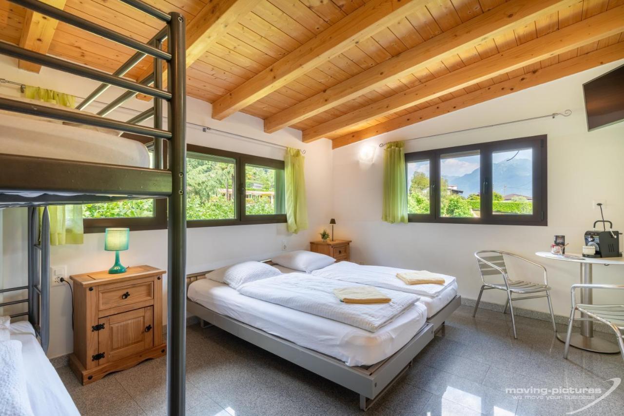 Bamboohouse Motel Riazzino Bagian luar foto