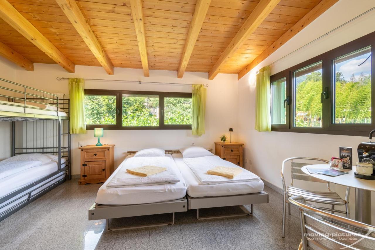 Bamboohouse Motel Riazzino Bagian luar foto